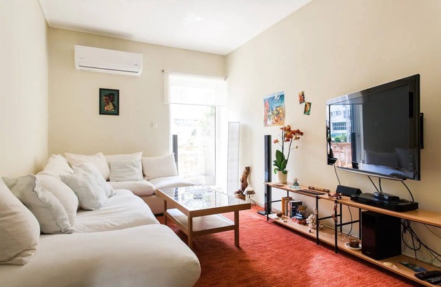 Central Faliro Appart. near to Marina/4' tram station