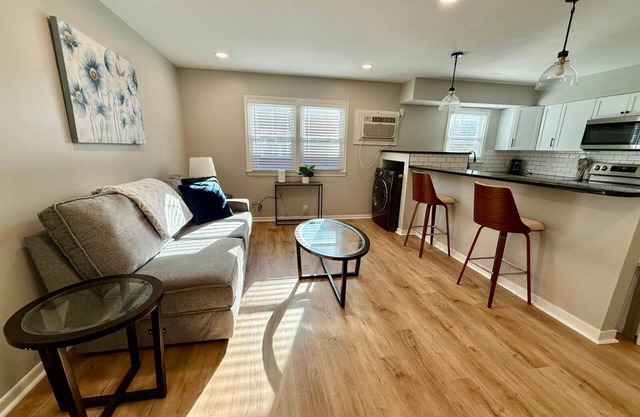 Central Location, Near Dining, UNMC Access