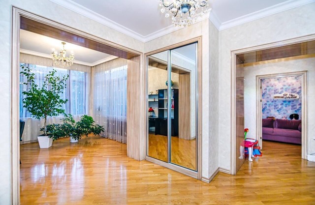 Central luxuries spacious appartment in Nizami street Torgovi