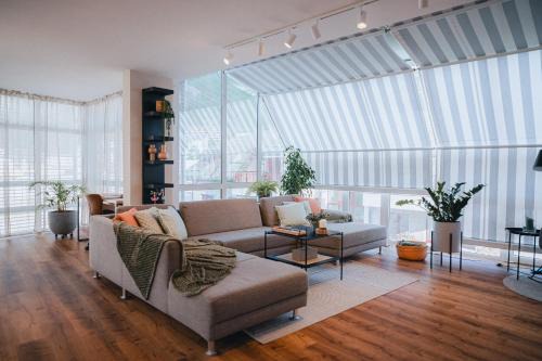 Central Penthouse No5 - sky view