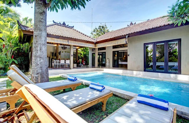 Central Seminyak, Peaceful contemporary 3 bedroom Villa