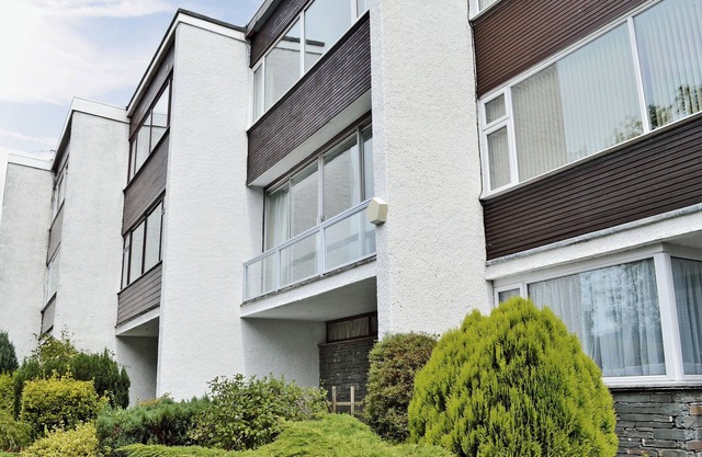 Centrally based town house with south facing views of Lake Windermere.