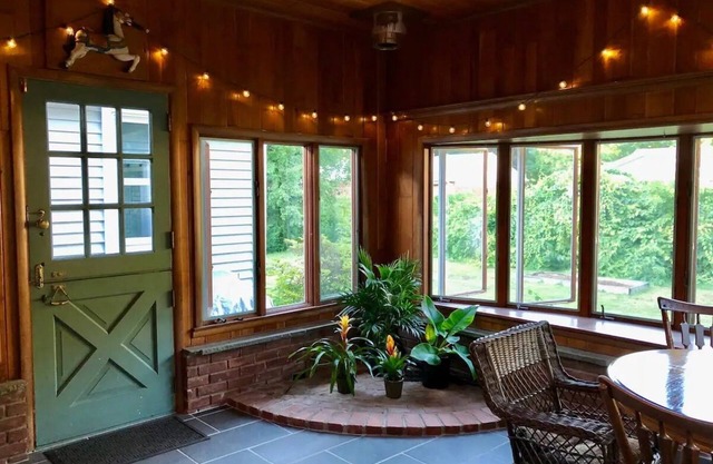 Centrally located, modernized ranch — 5 minutes from everything!