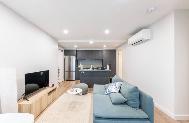 Centrally Located 2BDR Apartment Braddon w/Parking
