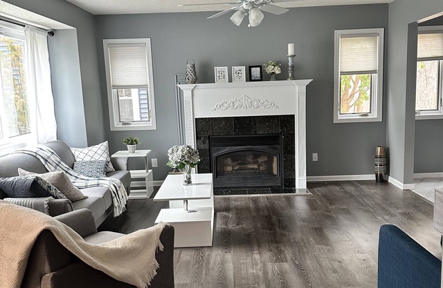 Centrally located house in Richfield minutes from MOA, MSP, shops, restaurants