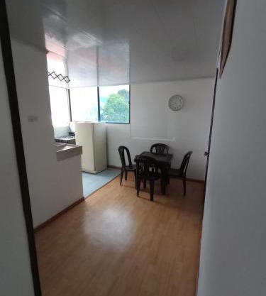 Cerca al club militar embajada americana, Corferias 502