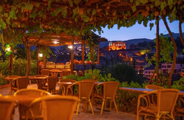 Cesmeli Konak Corner