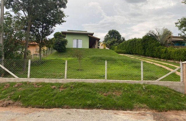 Chácara com Vista Maravilhosa em Condominio Fechado com Segurança 24 Horas