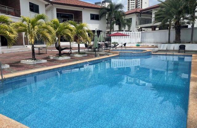 Charming 4-bedroom condo with AC in Clark Special Economic Zone