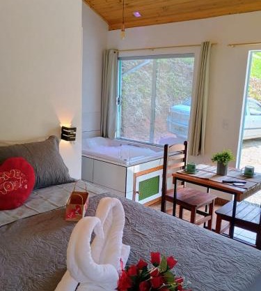 Chalé Som do Riacho com Hidromassagem e Lareira á 20 minutos de Gonçalves-MG