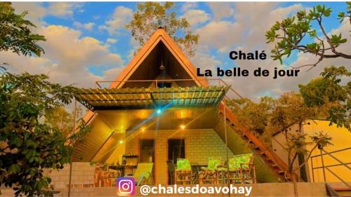 Chalés do AVOHAY, lindo chalé com privativo ofurô aquecido,apenas 2 minutos da Vila de São Jorge Chalé la belle de jour
