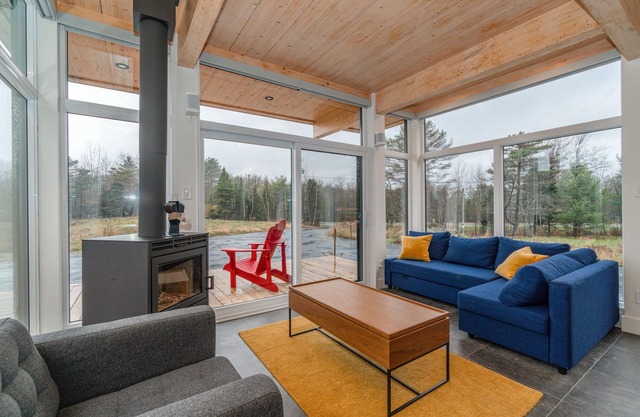 Chalet Chik Shack Neuf à 5 Minutes du Mont-orford Idéal Pour Travail à Distance!