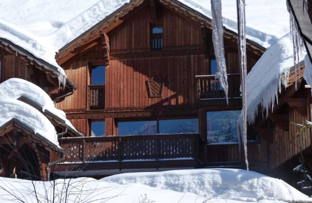 Chalet Clearmount with Spa