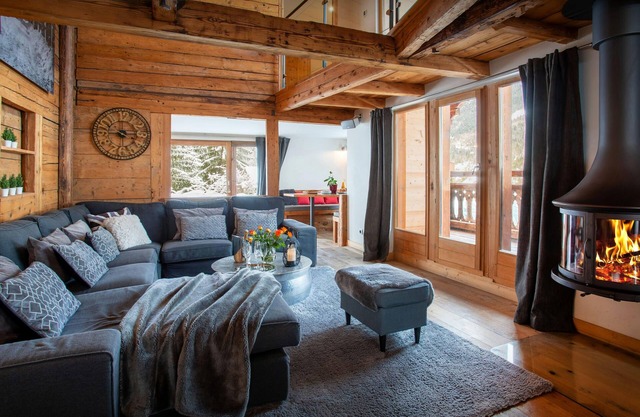 Chalet Colombine - luxury base 15p indoor pool & spa, cinema - OVO Network