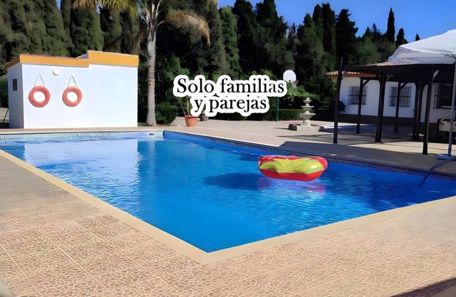 Chalet con piscina privada y Barbacoa