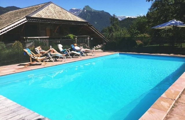 Chalet Gueret: luxury Alpine chalet