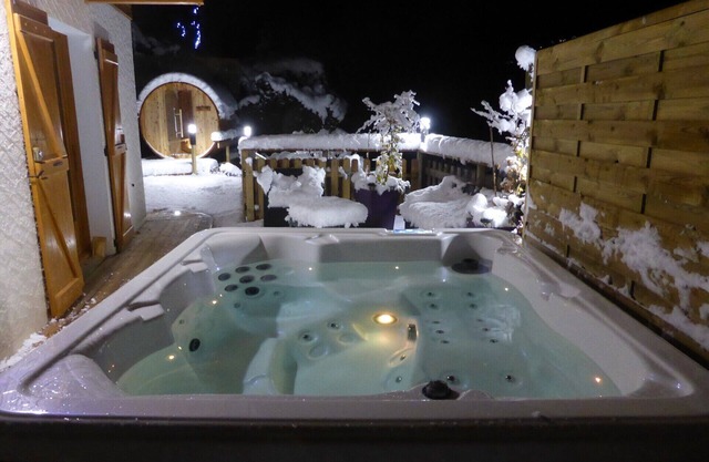 Chalet Haute Savoie sauna jacuzzi private Quiet comfort wifi domaine du fraizier