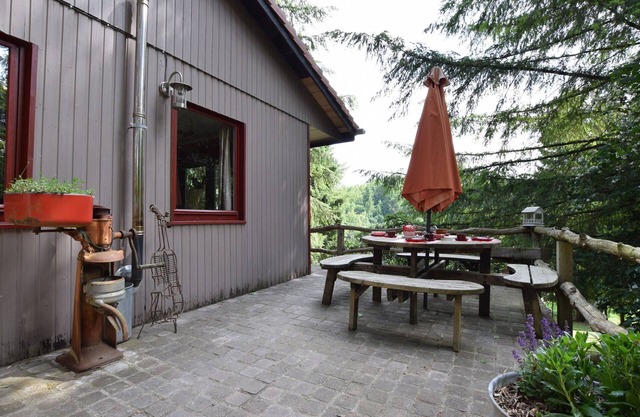 Chalet in a green and peaceful environment.