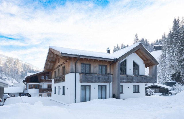 Chalet in Saalbach near Ski Slopes