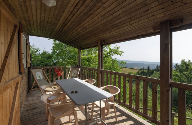 Chalet 'Jordan - Mas Lachamp' with Mountain View, Shared Pool and Air Conditioning