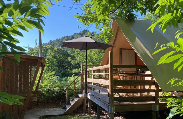 Chalet 'La Cabane Camping La Châtaigneraie' with Private Terrace