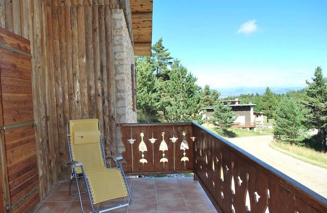 Chalet 'Mont Ventoux' with Mountain View, Private Terrace and Private Garden