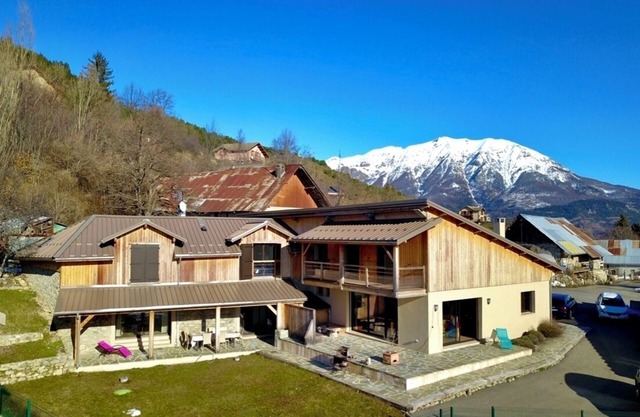 Chalet near reallon resort and lake (12people)