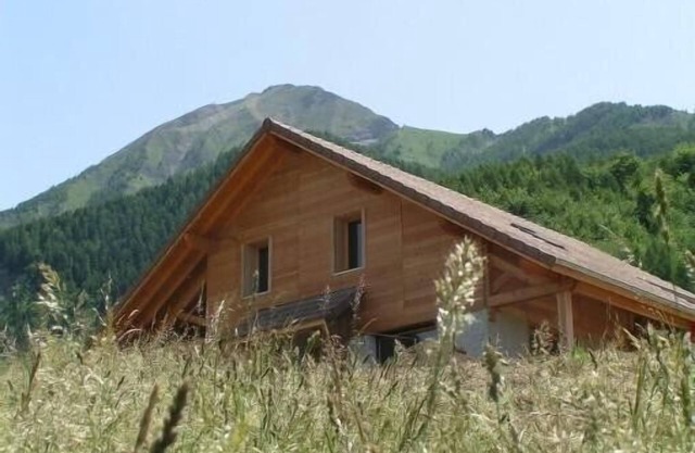 Chalet paired with stunning views.