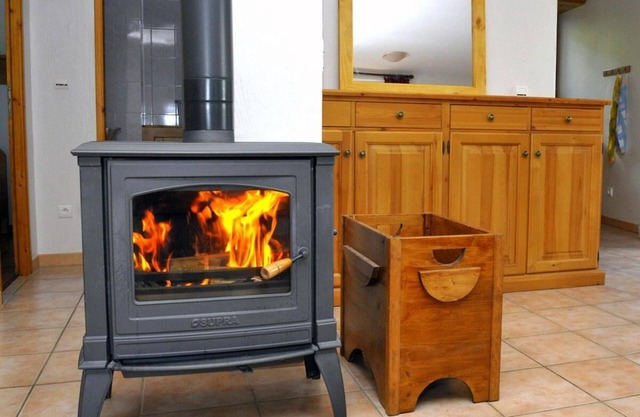 Chalet, terrace, fireplace or stove, parking, tv, ski locker, 190m², Les Menuires