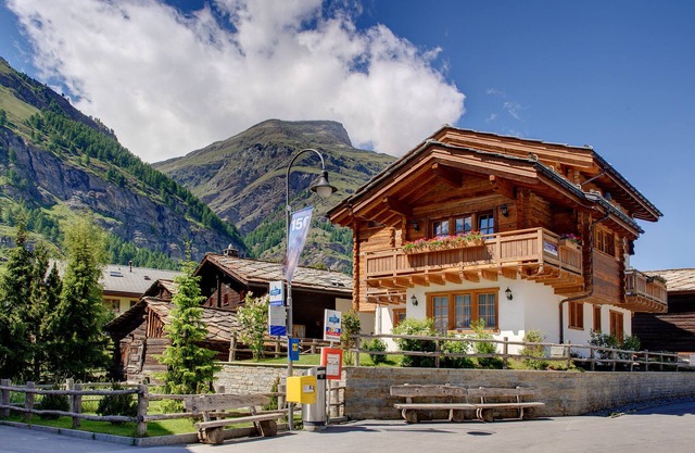 Chalet Ulysse Zermatt 4 guests/cosy/private garden/beautiful