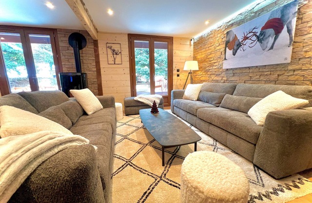 Chalet 'Valentine' with Mountain View, Private Terrace and Wi-Fi