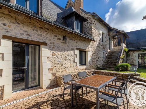 Chambre d'hôtes avec piscine et petit-déjeuner proche d'Angers - FR-1-622-84