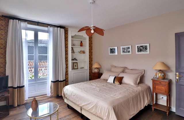 Chambre des curiosités - shared bathroom