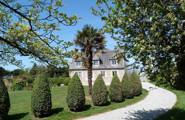 Character property 3km from the beach, covered swimming pool