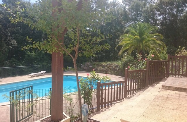 Character property in magnificent 1ha park, 5km from the city center
