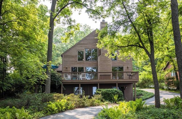 Chardonnay Chalet: Dreamy Adirondack Style Chalet in Wine Country!