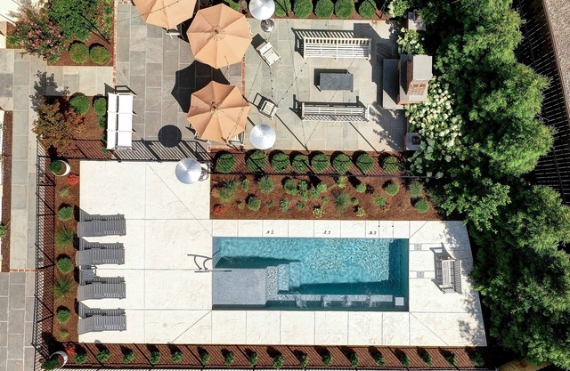 Charlottesville Boutique Hotel | The 200 South St King Room 7