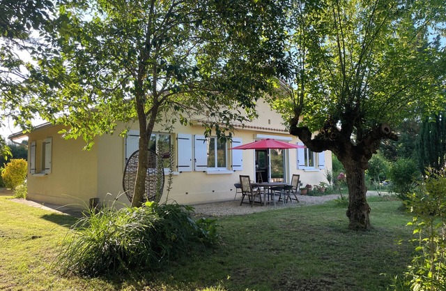 Charmante Maison Rénovée au Cœur des Vignes de Bordeaux. Animaux Acceptés