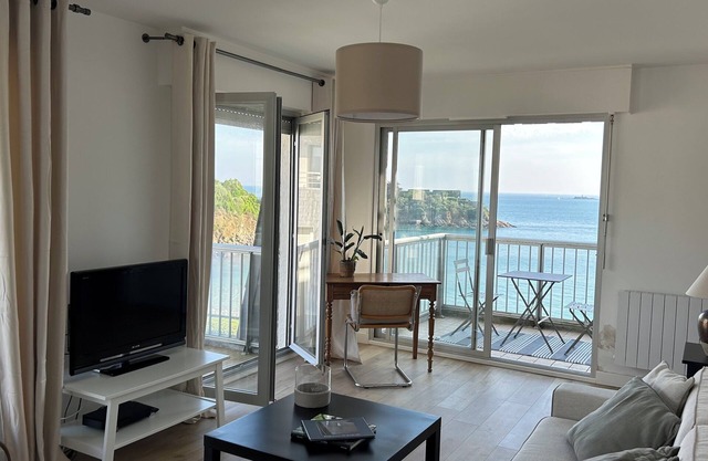 Charmant Appartement vue mer - Plage de la Comtesse