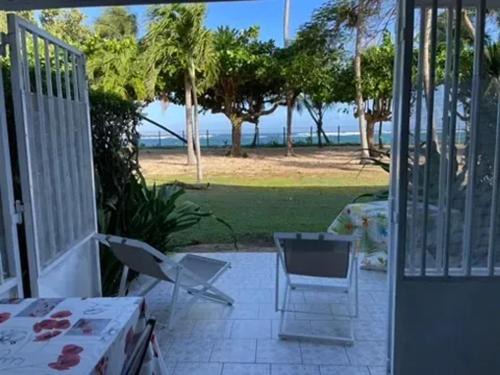 Charmant studio avec vue sur mer au Moule, 20 m² + terrasse