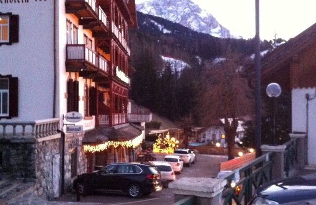 Charming and cozy apartment just steps from the ski slopes
