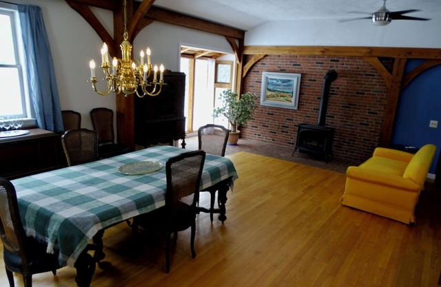 Charming 1-bedroom apartment with AC, WiFi in pleasant Putney