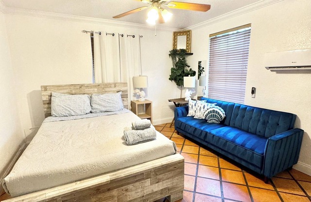 Charming 1-bedroom apartment in fantastic Delray Beach with AC