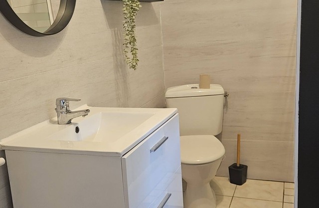 Charming 2-bedroom house in beautiful Beaufort-en-Anjou with WiFi