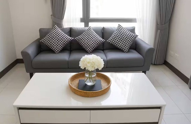 Charming 2-bedroom apartment with WiFi, AC in nice Paranaque City GENTRY