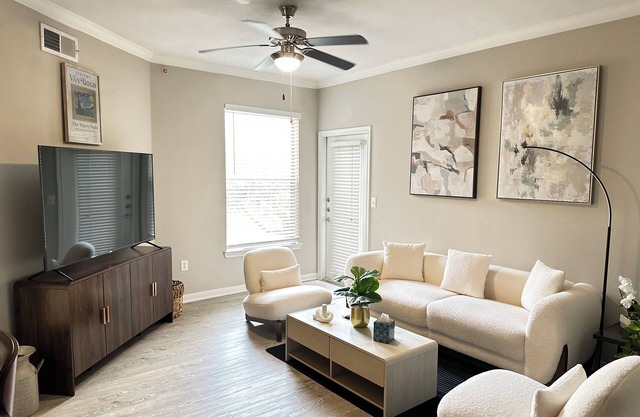 Charming 2-bedroom apartment with AC, fitness room in The Woodlands