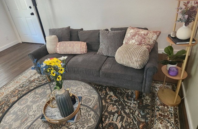 Charming 2-bedroom apartment with WiFi, AC in pleasant Grants Pass
