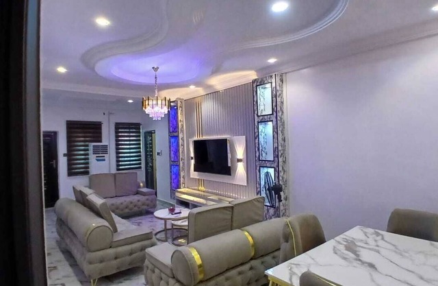 Charming 2-bedroom apartment with WiFi, AC in pleasant Ibadan