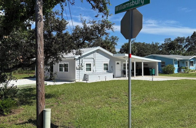 Charming 2-bedroom house in cool Englewood with AC