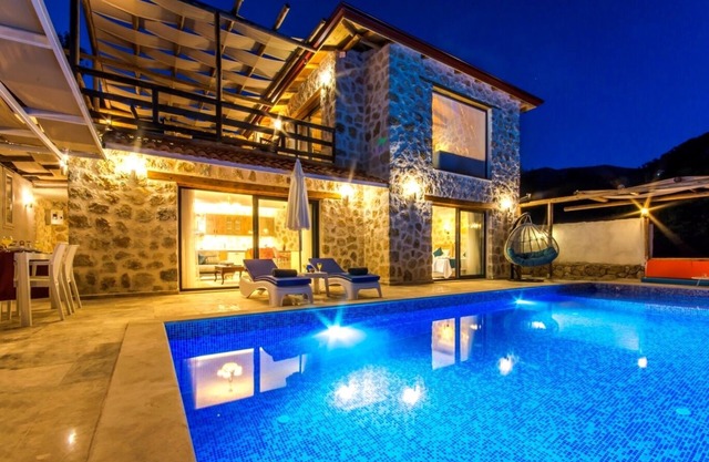 Charming 2 Bedroom Stone-Built Villa with Secluded Pool and Distant Sea Views